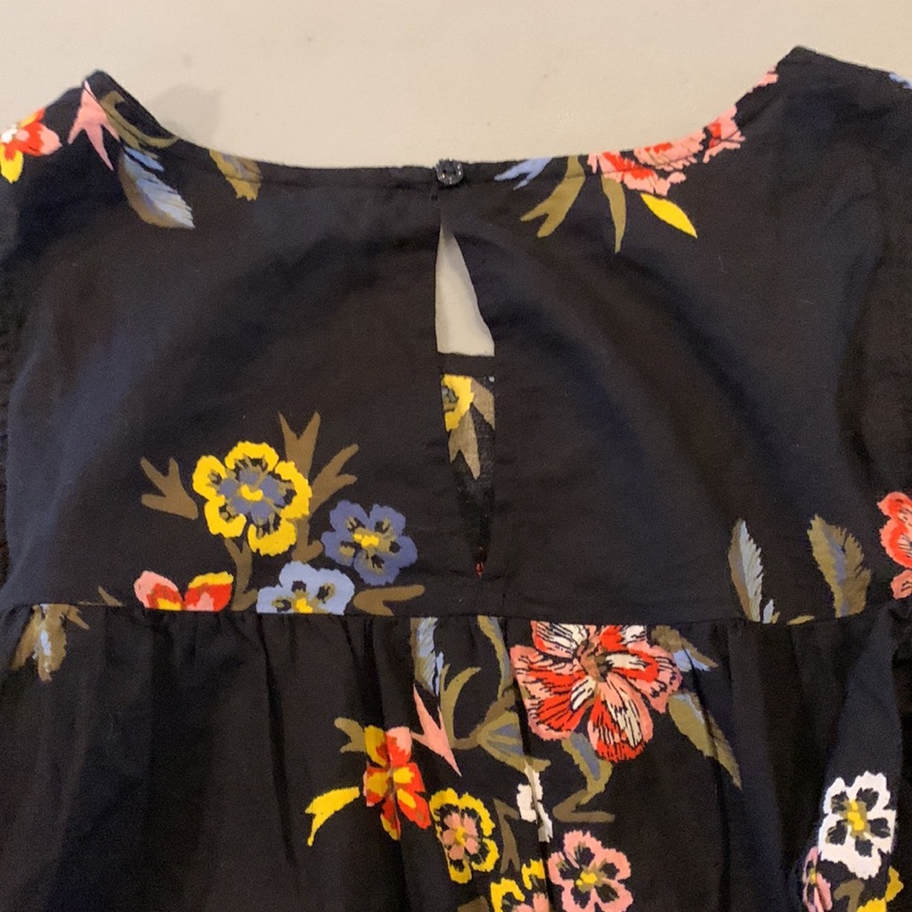 Old Navy women’s blouses 2 (1 yellow & 1 black) - Picture 6 of 12